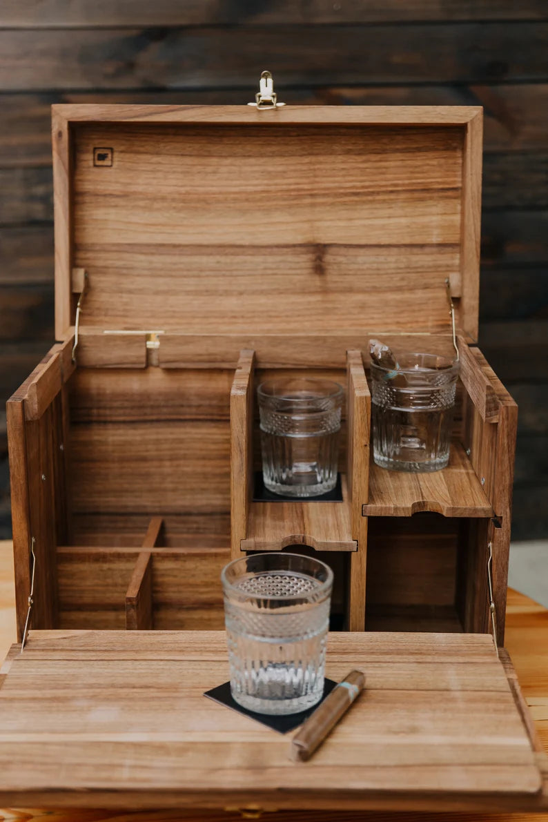 Handmade portable minibar. Wood minibar.
